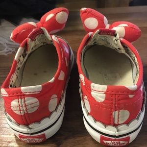 Vans Shoes - Van’s X Minnie bow sneakers 2T Vans Shoes - Van’s X Minnie bow sneakers 2T
